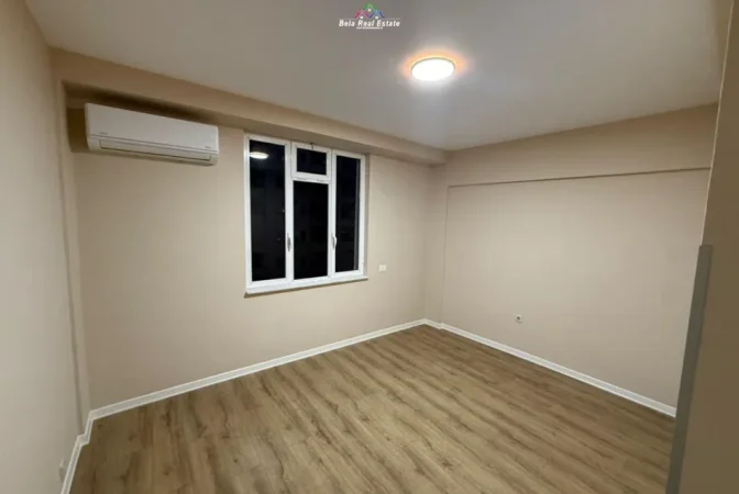 Tirane, jepet me qera zyre Kati 4, 130 m² 1050 € (qender)