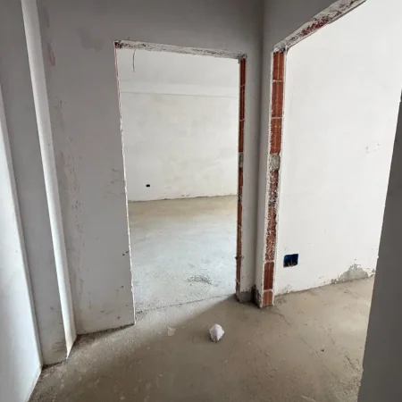 Tirane, shitet 2+1+Ballkon , 106 m² 122.176 € (Paskuqan)