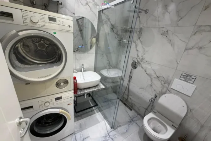 Tirane, jepet me qera Vile 1+1+Ballkon Kati 1, 60 m² 580 € (rruga e durresit)