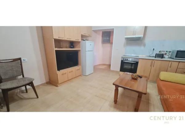 Tirane, jepet me qera apartament 1+1 Kati 1, 56 m² 350 € (rr e kavajes)