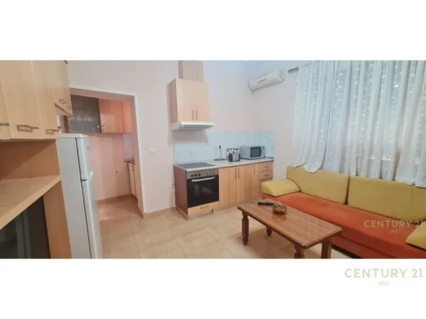 Tirane, jepet me qera apartament 1+1 Kati 1, 56 m² 350 € (rr e kavajes)