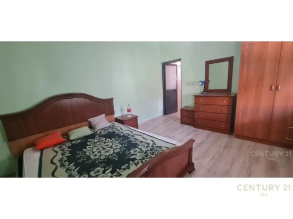 Tirane, jepet me qera apartament 1+1 Kati 1, 56 m² 350 € (rr e kavajes)