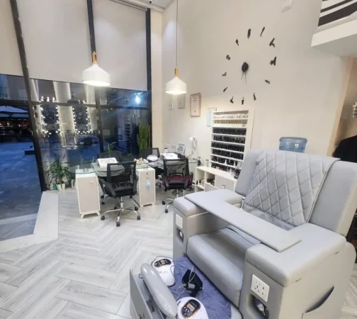 Tirane, jepet me qera ambjent biznesi Kati 1, 85 m² 1.450 € (Kompleksi Tirana Golden Park)