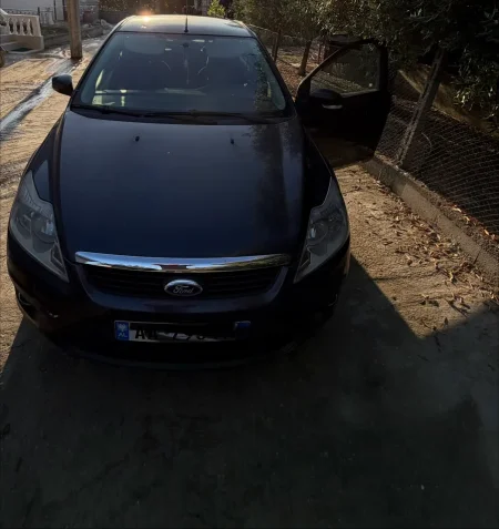 Fier, shitet makine Ford focus Nafte, blu e errët Klima 230 km 3500 €
