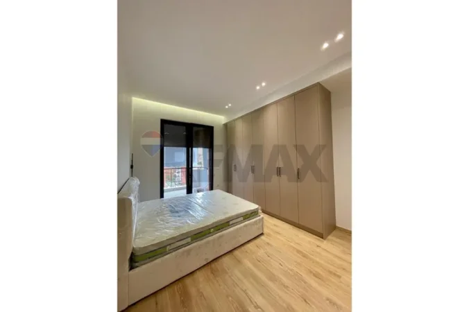 Tirane, jepet me qera apartament 2+1+Aneks+Ballkon Kati 4, 122 m² 1.200 € (Delijorgj)