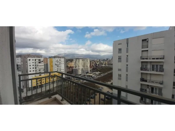 Shqiperi, jepet me qera apartament 1+1 Kati 10, 55 m² 650 € 