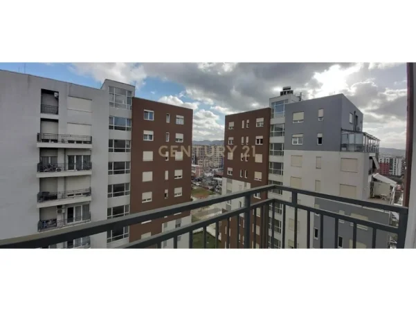 Shqiperi, jepet me qera apartament 1+1 Kati 10, 55 m² 650 € 