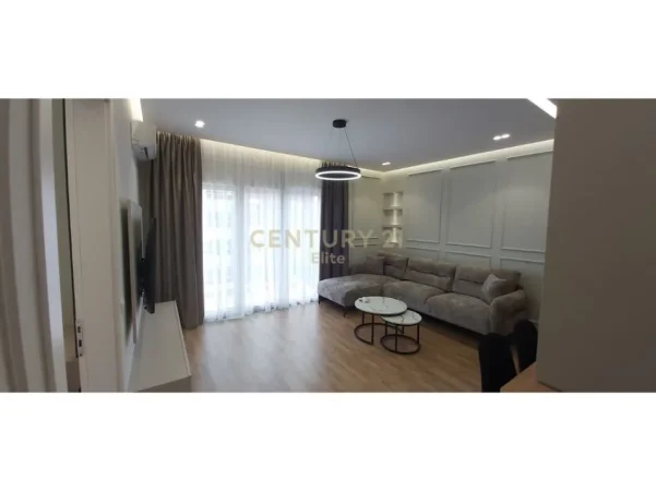 Shqiperi, jepet me qera apartament 1+1 Kati 10, 55 m² 650 € 