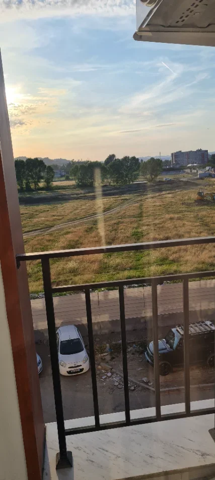 Tirane, jepet me qera apartament Kati 2, 500 € (Rruga Sokrat Miho)