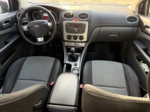 Fier, shitet makine Ford focus Nafte, blu e errët Klima 230 km 3500 €