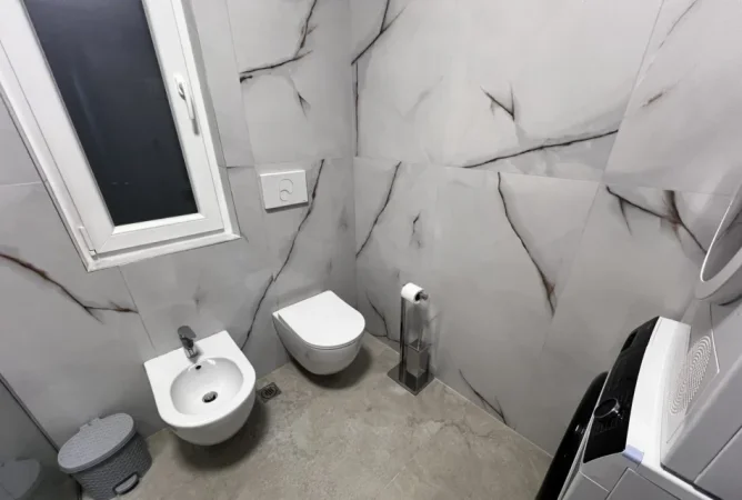 Tirane, jepet me qera apartament 1+1 Kati 1, 65 m² 600 € (Tregu Elektrik)