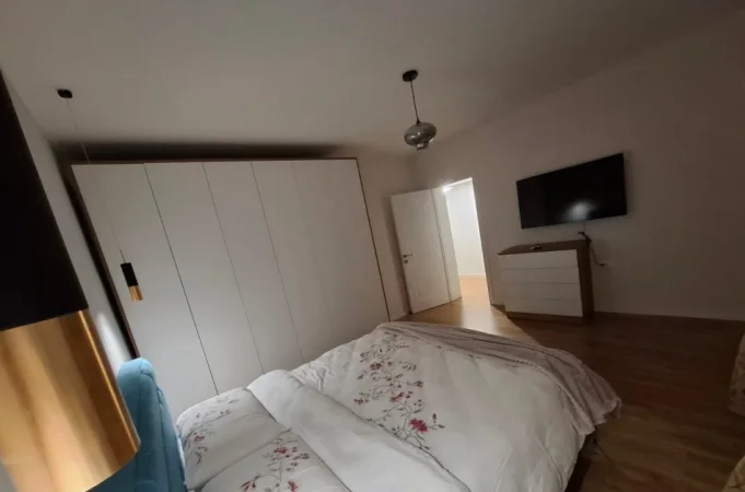 Tirane, jepet me qera apartament 1+1 Kati 1, 65 m² 600 € (Tregu Elektrik)