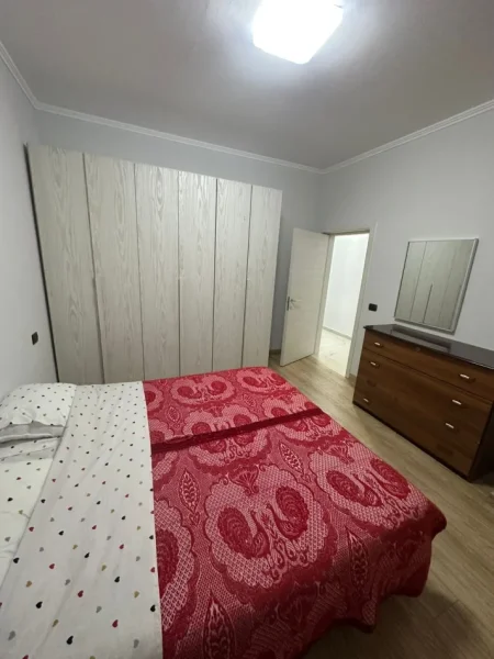 Tirane, jepet me qera apartament 1+1 Kati 2, 70 m² 400 € (Rruga Jordan Misja)