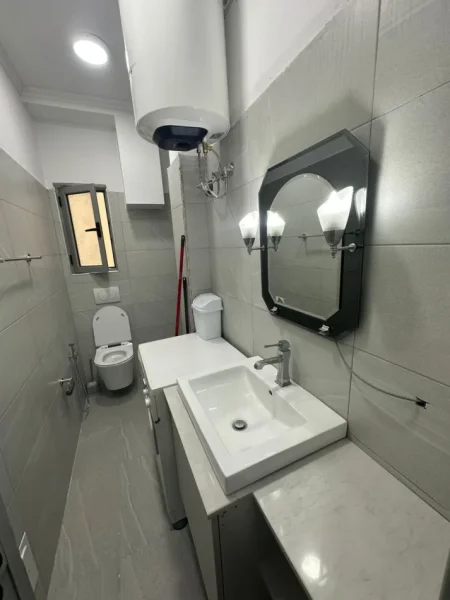 Tirane, jepet me qera apartament 1+1 Kati 2, 70 m² 400 € (Rruga Jordan Misja)