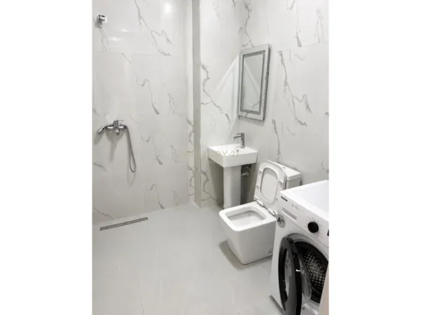 Tirane, jepet me qera apartament 1+1 Kati 1, 60 m² 501 € (kopshti botanik)