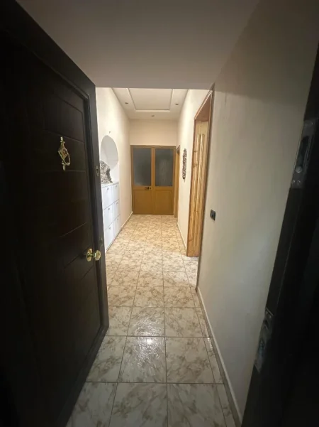 Tirane, jepet me qera apartament 1+1 , 75 m² 550 € 
