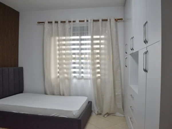 Tirane, jepet me qera apartament 2+1+Ballkon Kati 4, 105 m² 650 € (don bosko)
