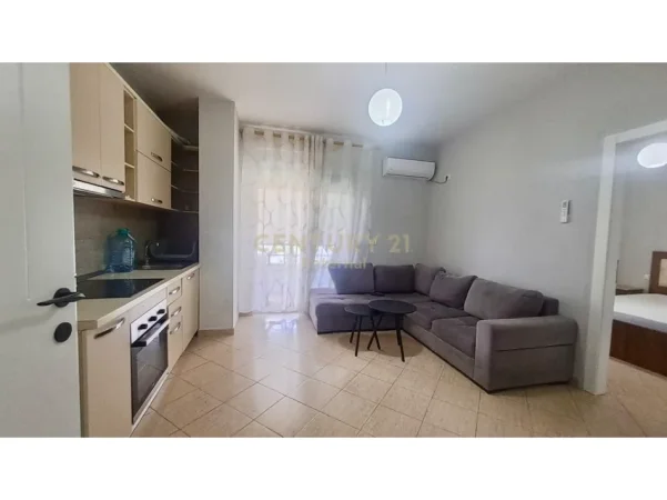 Tirane, jepet me qera apartament 1+1 Kati 3, 52 m² 450 € (xhamlliku)
