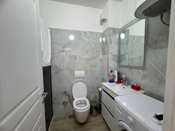Tirane, jepet me qera apartament 1+1 Kati 5, 70 m² 650 € (mine peza)