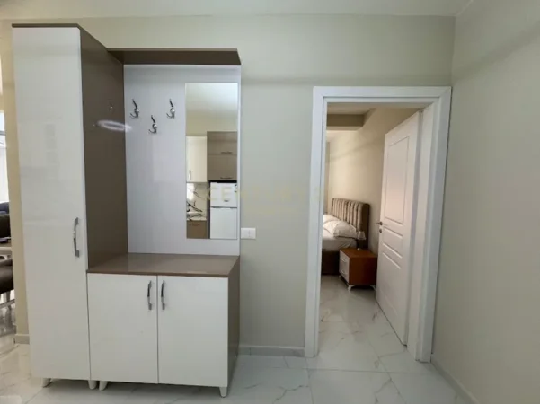Tirane, jepet me qera apartament 1+1 Kati 5, 70 m² 650 € (mine peza)