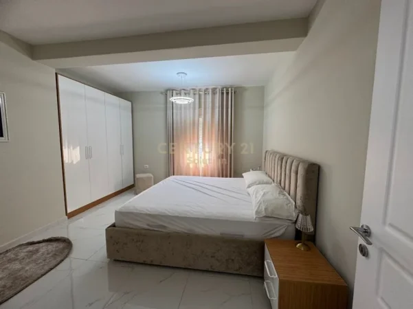 Tirane, jepet me qera apartament 1+1 Kati 5, 70 m² 650 € (mine peza)