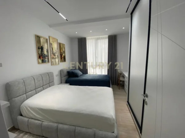 Tirane, jepet me qera apartament 2+1 Kati 7, 105 m² 1.300 € (mine peza)
