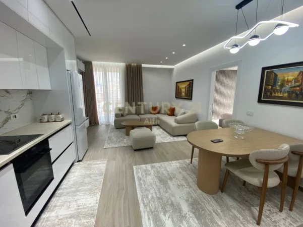 Tirane, jepet me qera apartament 2+1 Kati 7, 105 m² 1.300 € (mine peza)
