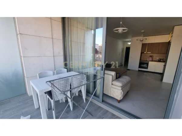Tirane, jepet me qera apartament 2+1+Ballkon Kati 1, 107 m² 850 € (don bosko)