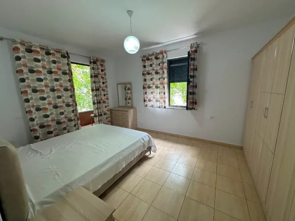 Tirane, jepet me qera apartament 2+1 Kati 3, 70 m² 550 € (Harry Fultz/Rr.Asim Vokshi)