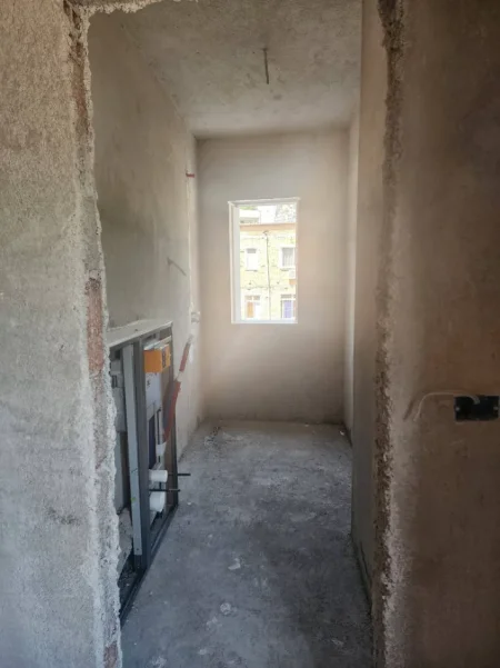 Tirane, shitet 2+1+Ballkon Kati 1, 100 m² 