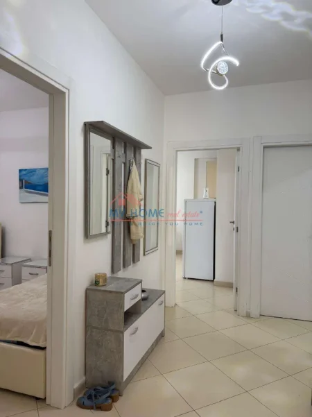 Tirane, jepet me qera apartament 2+1+Ballkon Kati 3, 80 m² 650 € (Inxhinieria e Ndertimit)