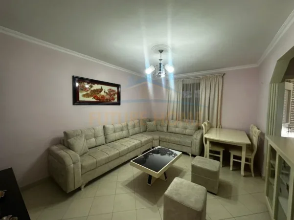 Durres, jepet me qera apartament 2+1 Kati 5, 76 m² 350 € (Prane shkolles Qemal Mici, Lagjia 18, Durres)