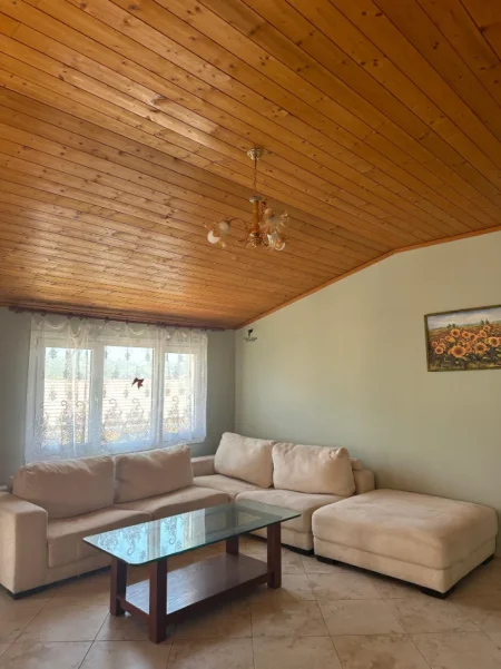 Tirane, jepet me qera apartament 1+1 Kati 4, 90 m² 350 € (KODRA E PRIFTIT)