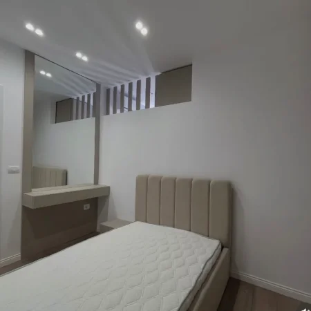 Tirane, jepet me qera apartament 2+1+Ballkon , 85 m² 900 € (Zogu i Zi)