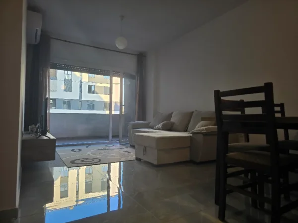 Tirane, jepet me qera apartament 2+1+Aneks+Ballkon Kati 3, 100 m² 460 € (Rruga Ali Visha)