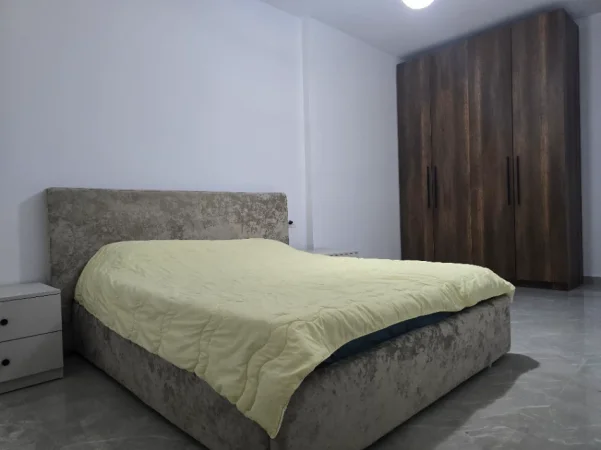 Tirane, jepet me qera apartament 2+1+Aneks+Ballkon Kati 3, 100 m² 460 € (Rruga Ali Visha)