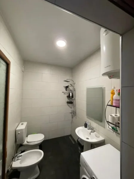 Tirane, jepet me qera apartament 1+1 Kati 4, 60 m² 650 € (RRUGA E DIBRES)