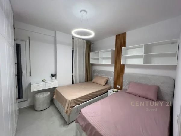 Tirane, jepet me qera apartament 2+1+Aneks+Ballkon Kati 6, 99 m² 900 € (Tiran Shkolla Kuqe)
