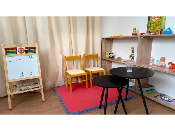 Tirane, jepet me qera ambjent biznesi Kati 0, 30 m² 400 € (Ali Demi Atrium142100)