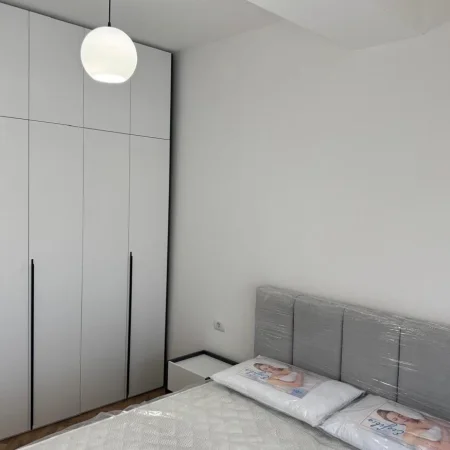 Tirane, jepet me qera apartament 1+1+Ballkon , 70 m² 600 € (Golden Park 3)