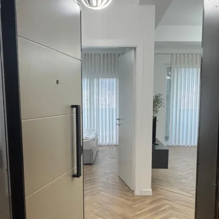 Tirane, jepet me qera apartament 1+1+Ballkon , 70 m² 600 € (Golden Park 3)