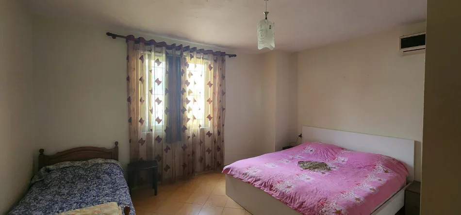 Tirane, jepet me qera apartament 2+1 Kati 1, 80 m² 500 € (Rruga Siri Kodra)