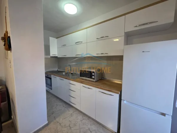 Tirane, shitet apartament 3+1 Kati 3, 100 m² (Rruga e Durresit)