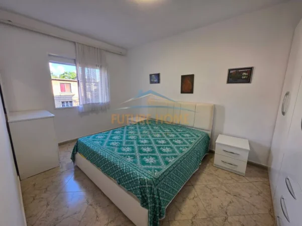 Tirane, shitet apartament 3+1 Kati 3, 100 m² (Rruga e Durresit)