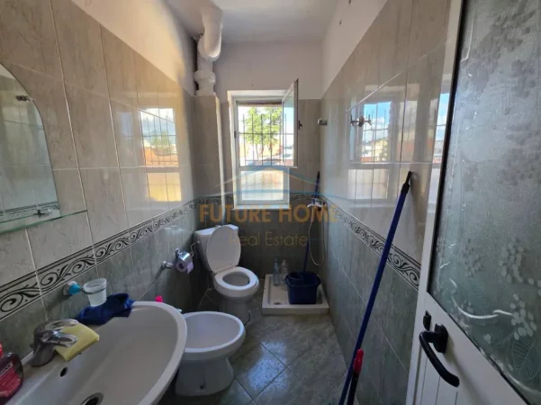 Tirane, shitet apartament 3+1 Kati 3, 100 m² (Rruga e Durresit)