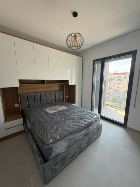 Tirane, jepet me qera apartament 2+1 Kati 5, 90 m² 600 € (Rruga 5 Maji)