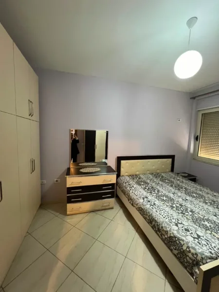 Tirane, jepet me qera apartament 2+1+Aneks+Ballkon Kati 1, 1 m² 500 €