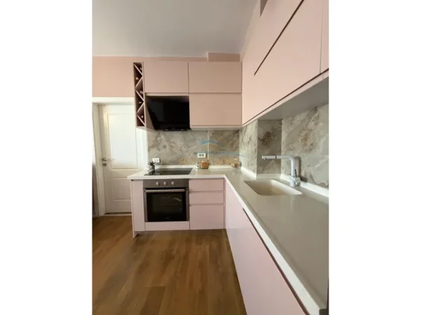 Tirane, shitet apartament 1+1 Kati 6, 69 m² 127.000 € (Unaza e re)