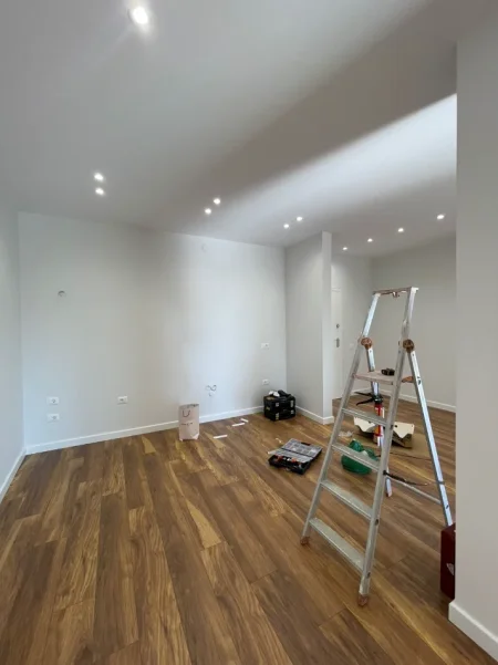 Tirane, jepet me qera zyre Kati 7, 116 m² 1.800 € (Parku Olimpik)