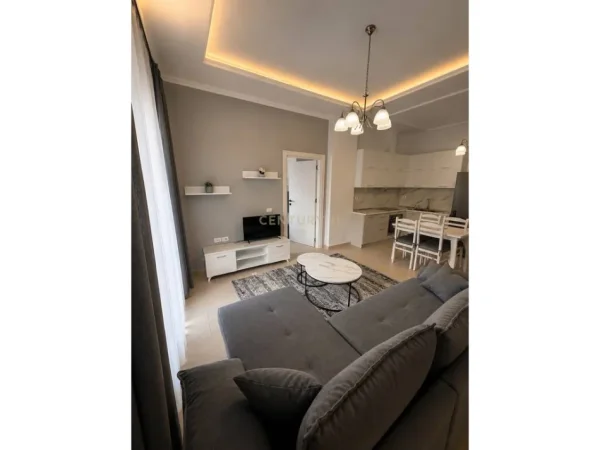 Tirane, jepet me qera apartament 1+1 Kati 1, 60 m² 500 € (Kopshti Botanik Nea142022)
